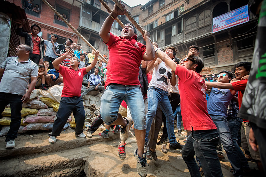 Pulling the Linga at Pottery Square